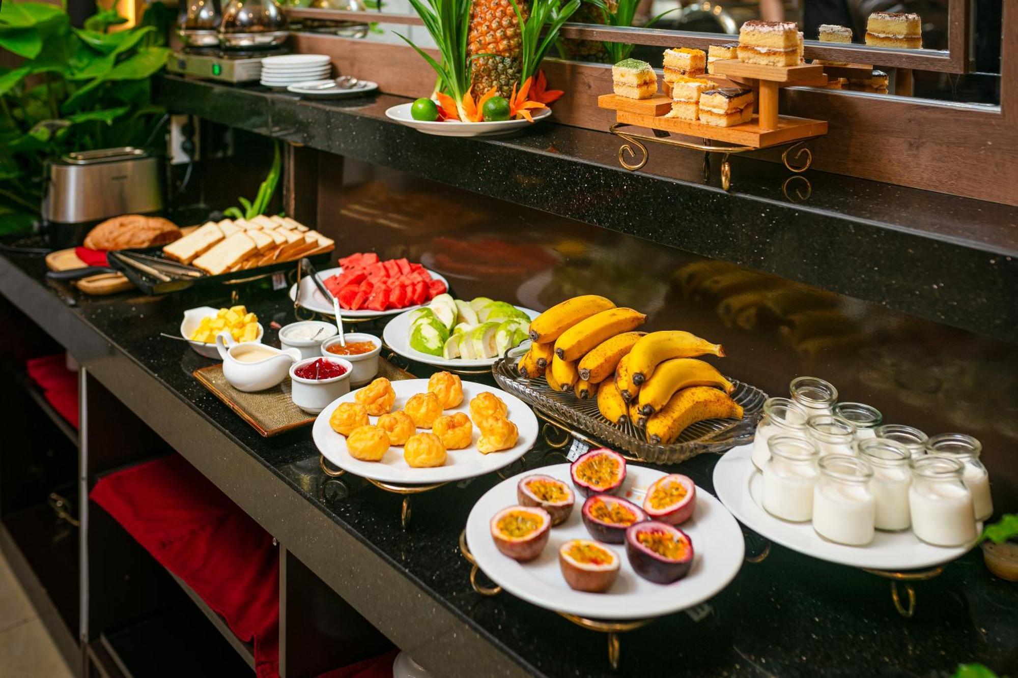 Golden Sun Suites Hotel Hanoi Exterior foto
