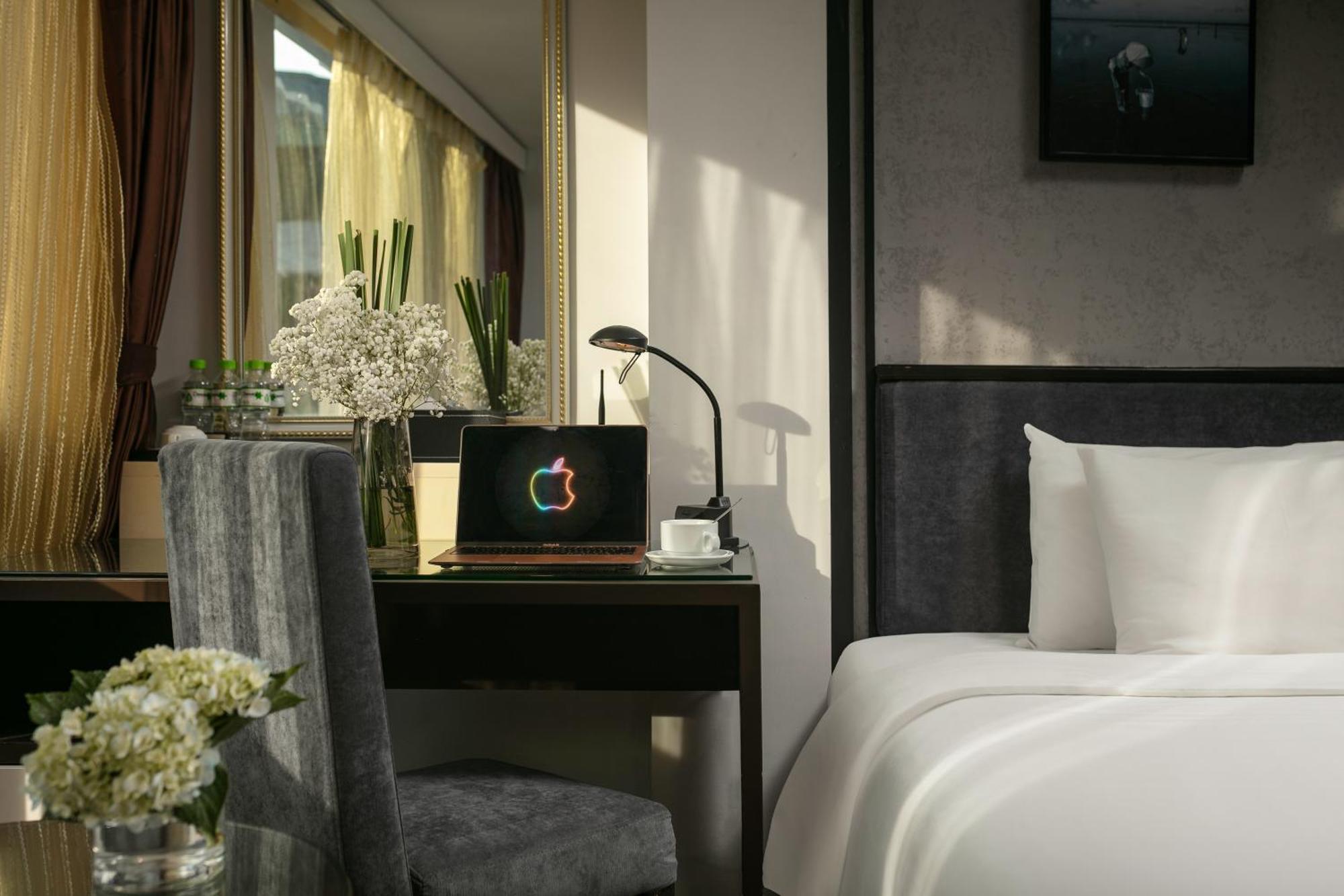 Golden Sun Suites Hotel Hanoi Exterior foto