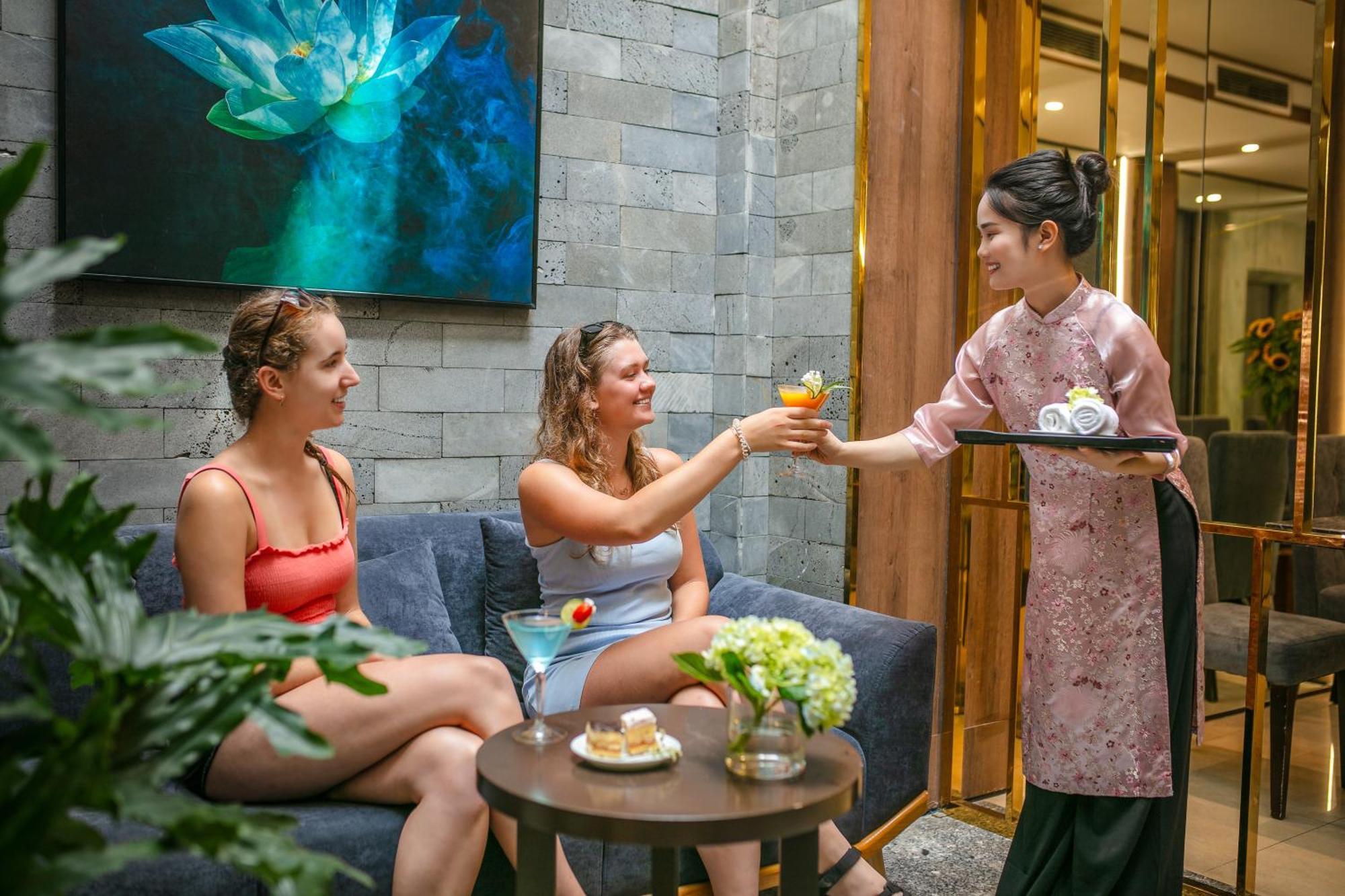 Golden Sun Suites Hotel Hanoi Exterior foto